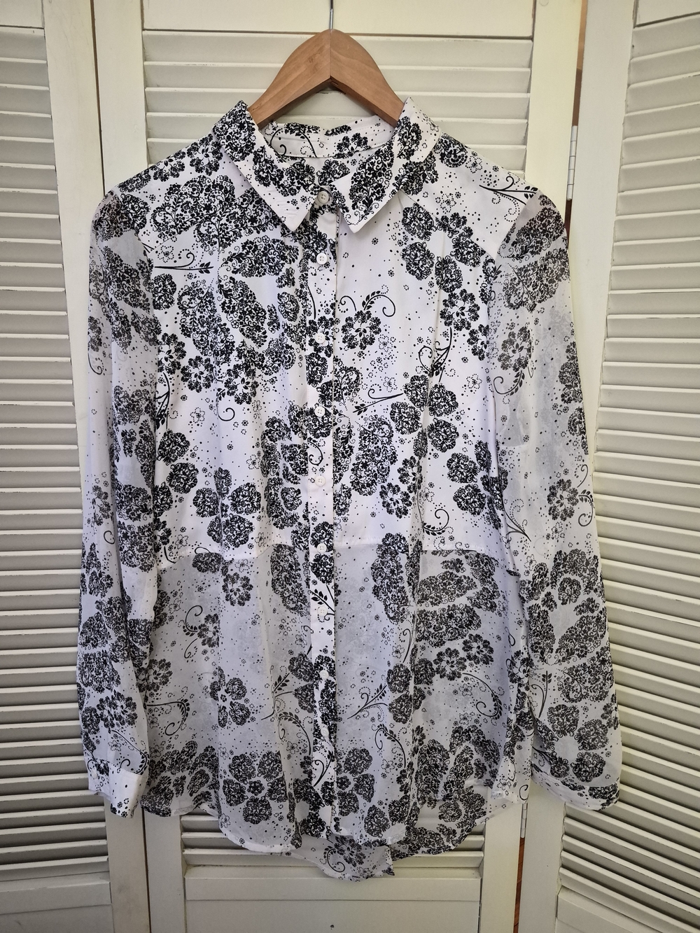 LC Lauren Conrad Sheer Blouse Size Large